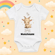 Personalisierter Babybody Steinbock Sternzeichen mit Wunschname Weißer Kurzarm Baby Body aus Baumwolle – Geschenk zur Geburt, Taufe, Babyparty für Jungen & Mädchen