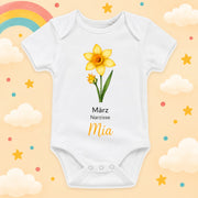 Personalisierter Babybody Geburtsblume mit Wunschname Weißer Kurzarm Baby Body aus Baumwolle – Geschenk zur Geburt, Taufe, Babyparty für Jungen & Mädchen, März