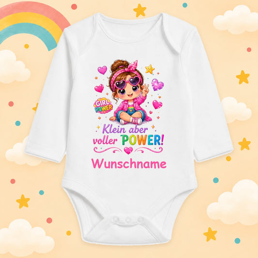 Personalisierter Babybody Mädchen Langarm mit Wunschname – Klein aber voller Power – Girl Power Baby Body mit Name – Lustiger Spruch – Geschenk zur Geburt