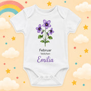 Personalisierter Babybody Geburtsblume mit Wunschname Weißer Kurzarm Baby Body aus Baumwolle – Geschenk zur Geburt, Taufe, Babyparty für Jungen & Mädchen, Februar