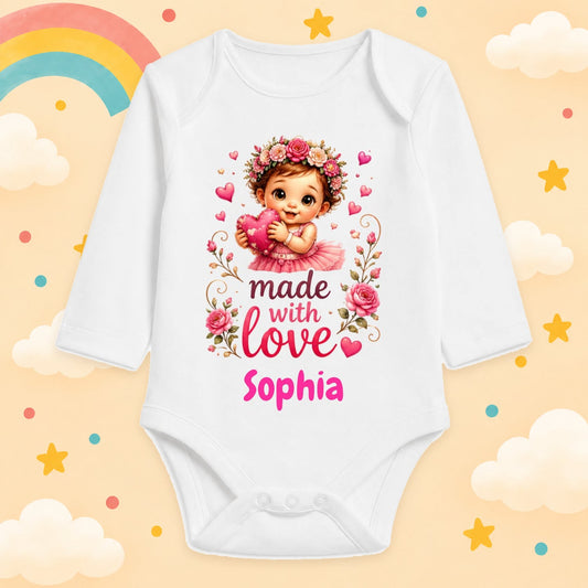 Babybody Mädchen personalisiert mit Wunschname Motiv & Spruch Made with love Individuell bedruckt langarm Baumwolle weiß Geschenk zur Geburt, Taufe & Babyparty