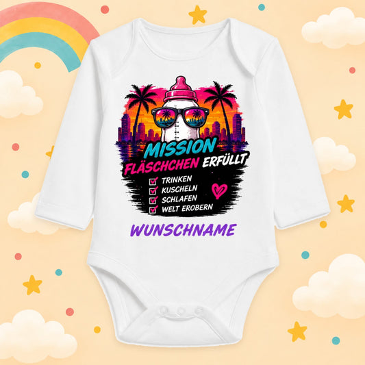 Personalisierter Babybody Langarm Gaming & Videospiel Zocker Motiv mit Wunschname Neon Großstadt Gamer Baby Outfit Baumwolle Weiß Geschenk Taufe Geburt, Mission Fläschchen