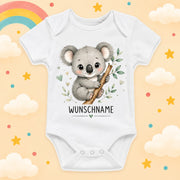 Babybody Motiv Koala personalisiert mit Wunschname unisex Individuell bedruckt kurzarm Baumwolle weiß süßes Tiermotiv Geschenk zur Geburt, Taufe & Babyparty