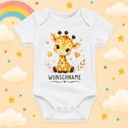 Babybody Motiv Giraffe personalisiert mit Wunschname unisex Individuell bedruckt kurzarm Baumwolle weiß süßes Tiermotiv Geschenk zur Geburt, Taufe & Babyparty