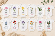 Personalisierter Babybody Geburtsblume mit Wunschname Weißer Kurzarm Baby Body aus Baumwolle – Geschenk zur Geburt, Taufe, Babyparty für Jungen & Mädchen, März – Produktansicht 2