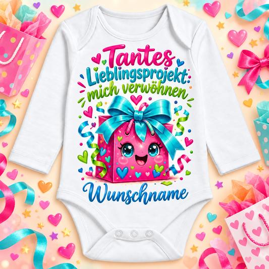 Tantes Lieblingsprojekt: mich verwöhnen – Langarmbody mit Wunschname und Hintergrund