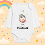 Babybody Langarm – Sternzeichen Fische | mit Wunschname – Produktansicht