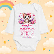 Babybody Langarm – Geburtsdaten Mädchen Katze Hallo Welt | mit Wunschname – Produktansicht