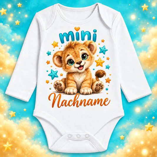 Langarm-Babybody mini Löwe – personalisierter Nachname mit dekorativem Hintergrund